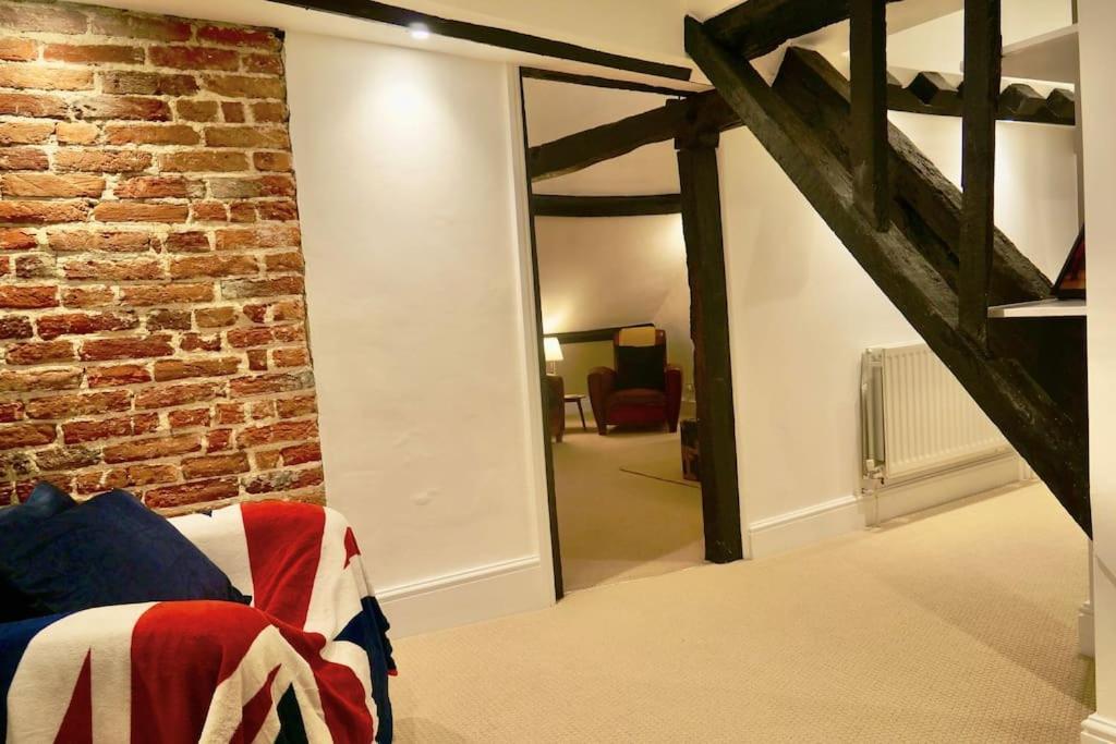 Epic Location, Views & Large Private Terrace Apartment Windsor Exterior photo