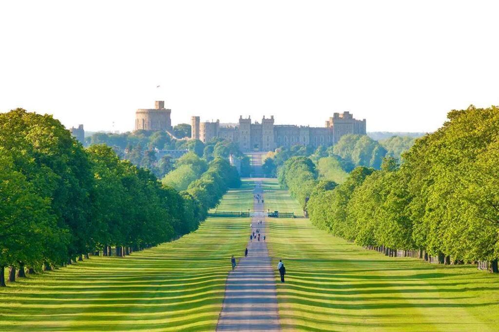 Epic Location, Views & Large Private Terrace Apartment Windsor Exterior photo